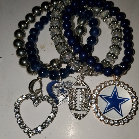 Bracelets - Picture 4 of 8